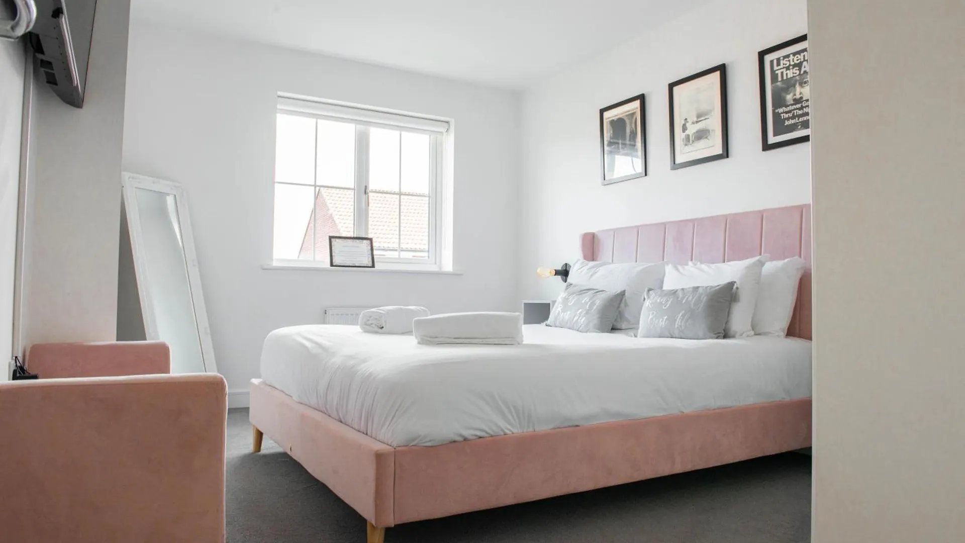 Spacious & Stylish 4-Bed House With Hot Tub In Prime Location Southampton United Kingdom