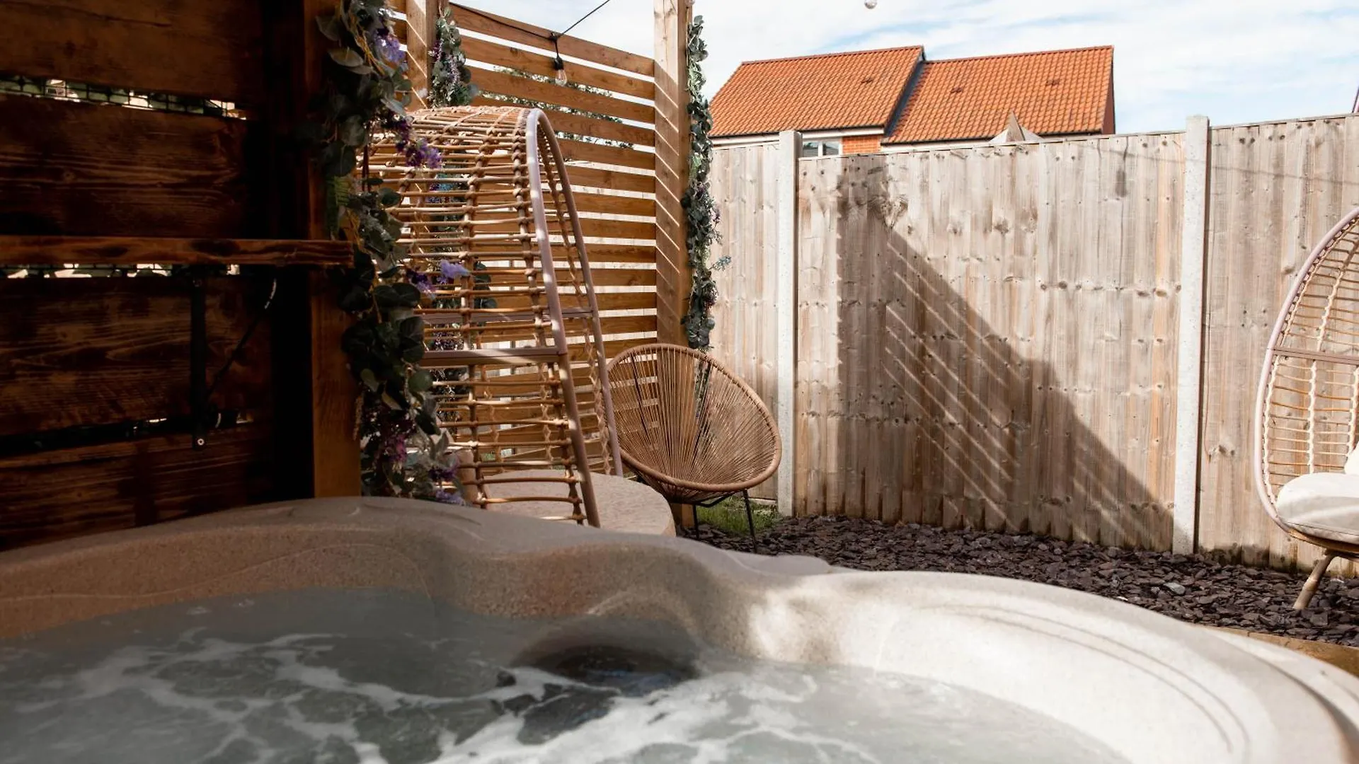 Spacious & Stylish 4-Bed House With Hot Tub In Prime Location Southampton 0*,