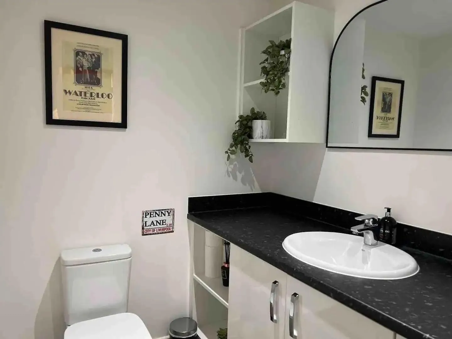 Spacious & Stylish 4-Bed House With Hot Tub In Prime Location Southampton