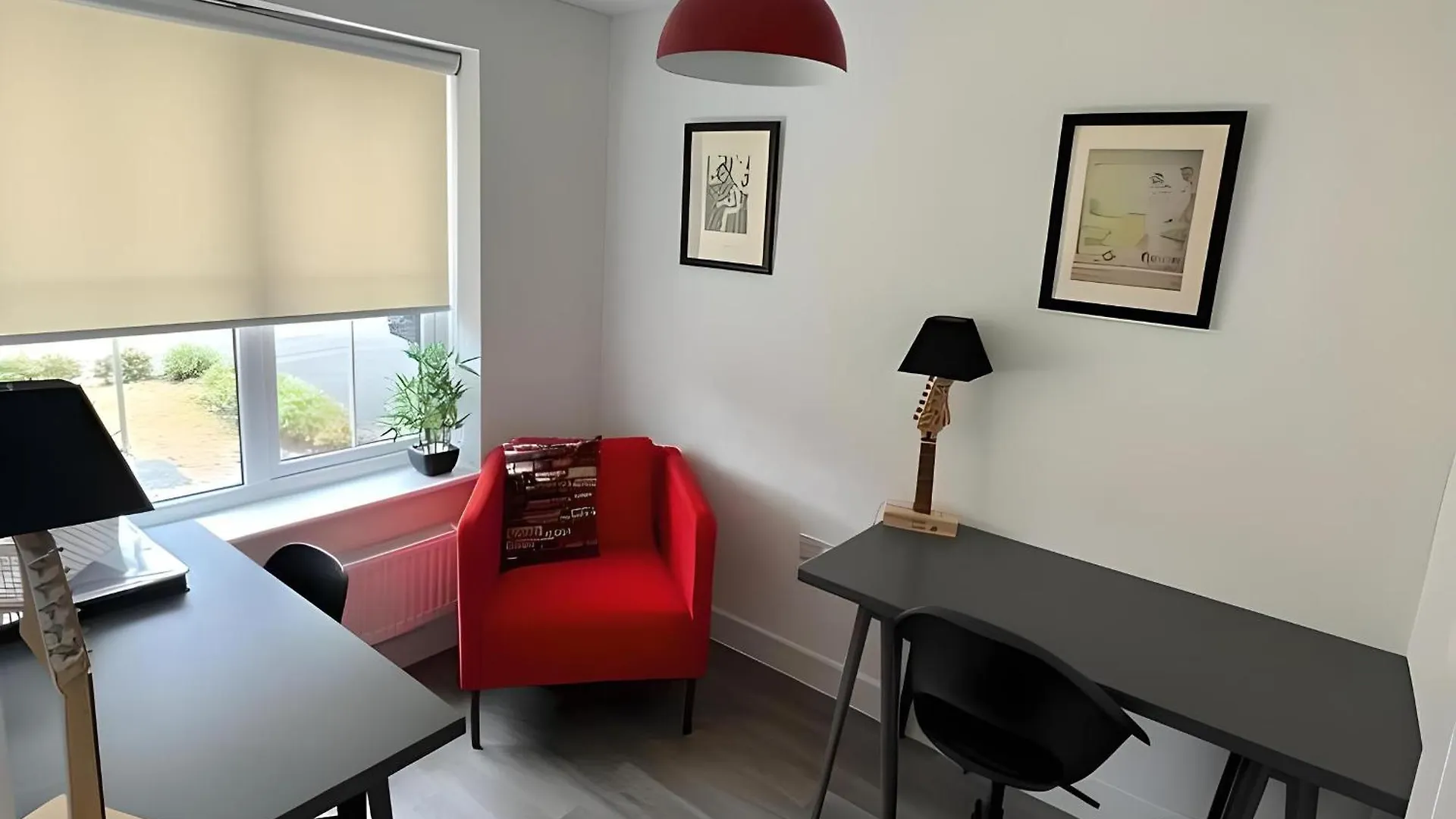 Spacious & Stylish 4-Bed House With Hot Tub In Prime Location Southampton Apartment