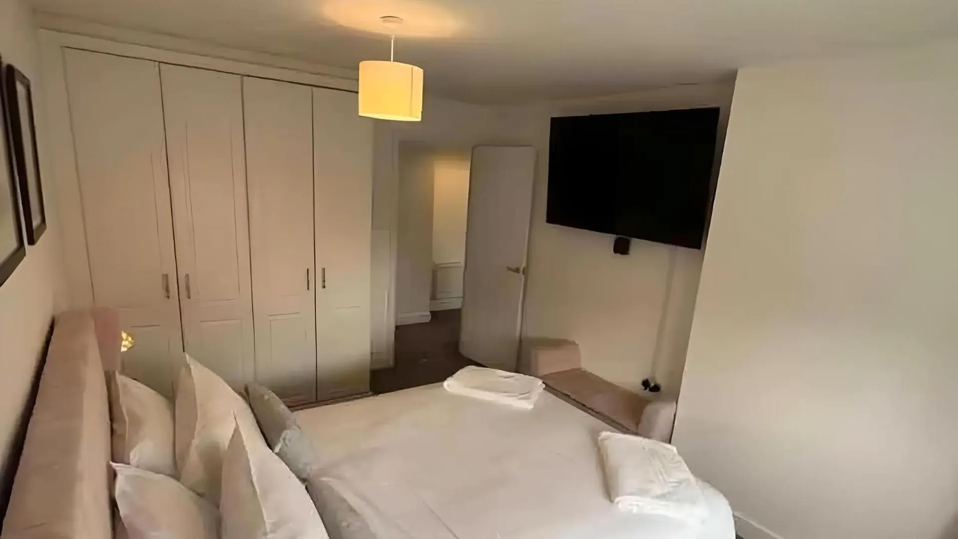 Apartment Spacious & Stylish 4-Bed House With Hot Tub In Prime Location Southampton